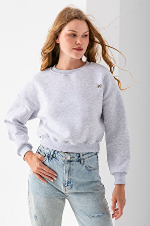 Kadın Bisiklet Yaka Kelebek Aksesuarlı 3İp Crop Sweatshirt Gri - 2670