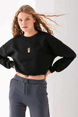 Kadın Bisiklet Yaka Gözlüklü Ayı Nakışlı 3İp Crop Sweatshirt Siyah - 2671