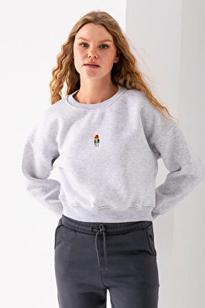 Kadın Bisiklet Yaka Gözlüklü Ayı Nakışlı 3İp Crop Sweatshirt Gri - 2671