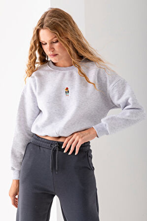 Kadın Bisiklet Yaka Gözlüklü Ayı Nakışlı 3İp Crop Sweatshirt Gri - 2671
