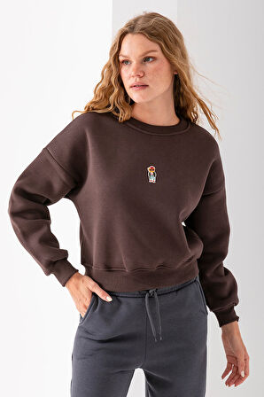 Kadın Bisiklet Yaka Gözlüklü Ayı Nakışlı 3İp Crop Sweatshirt Kahverengi - 2671