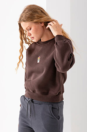 Kadın Bisiklet Yaka Gözlüklü Ayı Nakışlı 3İp Crop Sweatshirt Kahverengi - 2671