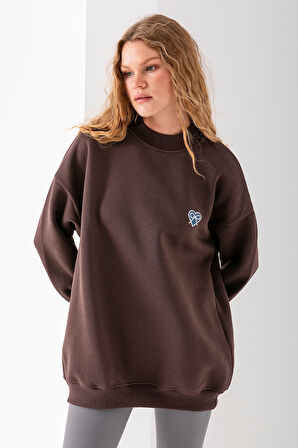 Kadın Bisiklet Yaka Fiyonk Kalp Nakışlı Oversize 3İp Sweatshirt Kahverengi - 2629