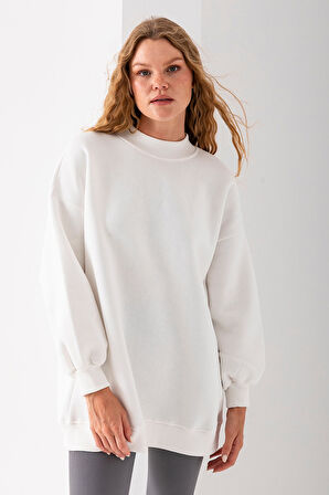 Kadın Beyaz Üç İplik Pamuklu Ribanalı Bisiklet Yaka Oversize Sweatshirt - 2523