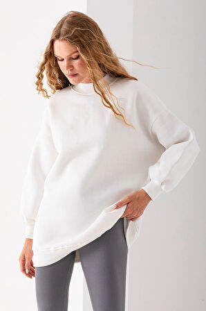 Kadın Beyaz Üç İplik Pamuklu Ribanalı Bisiklet Yaka Oversize Sweatshirt - 2523