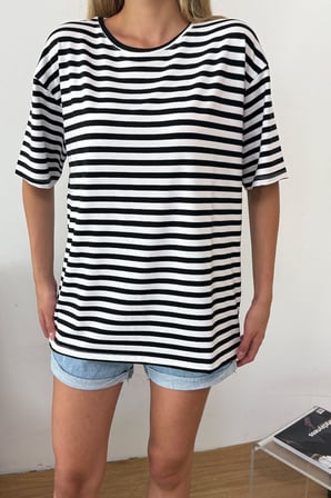 Kadın Bisiklet Yaka Oversize Çizgili T-Shirt Siyah Beyaz - 26Y 508