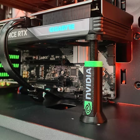 Nvidia Logolu Ayarlanabilir Ekran Kartı Tutucu - GPU Sarkma Önleyici Yükseklik Ayarlı Destek Aparatı (70mm - 125mm)