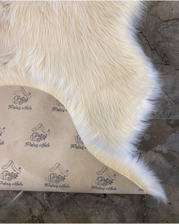 Kuzu Post Üst Kalite Tüy Dökmez Yıkanabilir Yumuşak Dokulu Peluş Halı, KEMİK, 50 x 80