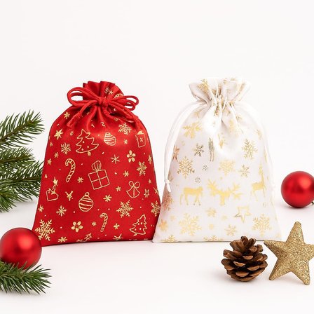2’li Set 17x23 cm Yılbaşı Hediye Kesesi – Kırmızı &amp; Beyaz Altın Yaldızlı Noel Temalı Kumaş Çanta | Yılbaşı Hediye Paketi Kesesi