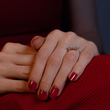 G Renk 0,25 Karat Pırlanta Beştaş Yüzük