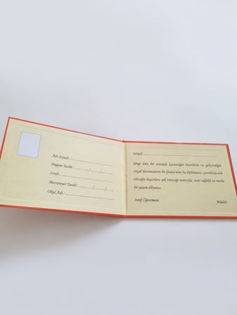 Kırmızı Varaklı Diplomam Okul Öncesi İlkokul Mezuniyet Belgesi Hatıra Sertifika