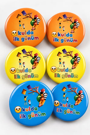 Okulda İlk Günüm Yaka ve Çanta Rozeti 6 Adet 3,5 cm Okula Başlangıç Rozeti