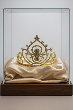 Taç Metal Taşlı Prenses İşlemeli Lüks Gold üstten