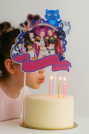 Lisanslı K-pop Hunterix Demon Hunters İblis Avcıları Çubuklu Büyük Pasta Süsü - Tekli Figür Temalı Doğum Günü Dekorasyonu