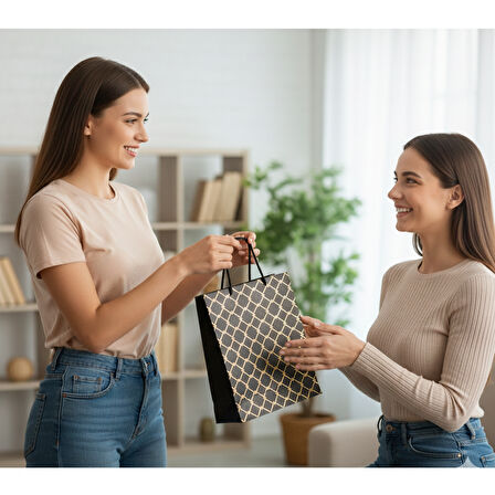 26x32x10 cm – Siyah Varaklı Geometrik Desenli Lüks Karton Hediye Çantası Özel Sunum Çantası