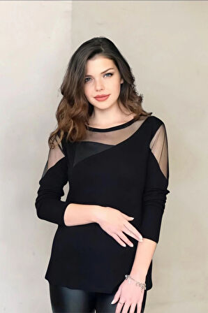 Önü ve Omuzları Tül Parçalı Bluz