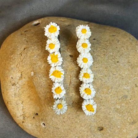 Uretti - Hülya 6683 6571 El Yapımı Polimer Kil Beyaz Papatya Çiçeği Tasarımlı 2'li Yan Saç Tokası / 7,5 cm