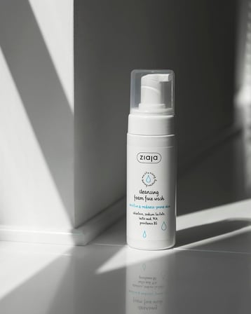 Yüz Temizleme Köpüğü Hassas ve Kızarıklığa Meyilli Cilt 150 ml
