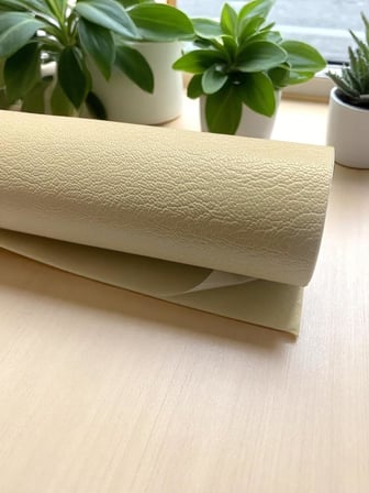 Varan Tekstil Yapışkanlı krem suni deri 100 * 140 cm