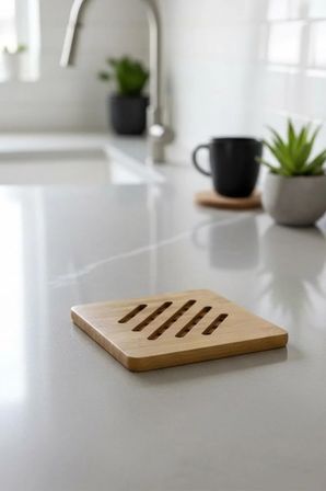 Bambu Nihale, Yuvarlak ve Kare Çizgili, Tencere Tava Çaydanlık İçin, 17 cm, Doğal Ahşap, Nemli Bezle Silinebilir