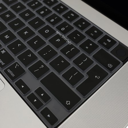 MacBook Klavye Koruyucu Silikon Kılıf İNGİLİZCE BASKILI UK-Ters L Enter Tipi Air 13,6-15,3inç- Pro 14,2-16,2inç M1-M2-M3-M4 Pro MAX Uyumlu, Ultra İnce Hafif Siyah