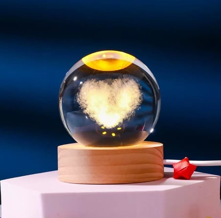 MR 3D Kristal Cam Küre, Ahşap Soketli Gece Lambası,LED, sevgiliye hediye, Noel, Öğretmenler Günü, Özel Tasarım Harika bir hediye (KALP)