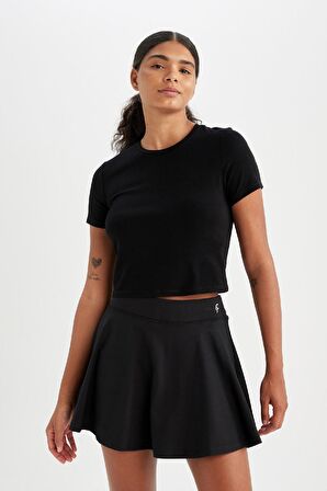 DeFactoFit Crop Bisiklet Yaka Sporcu Kısa Kollu Tişört D2200AX24AUBK81