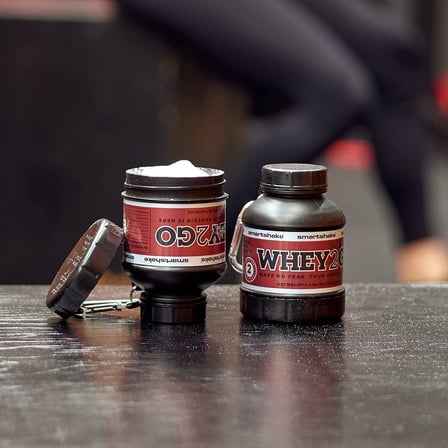 Whey2Go Siyah Protein Tozu Saklama Kabı 50 g - BPA İçermeyen Çalkalayıcı Şişe Hunisi, Whey Protein Tozu + Protein Shakes için 110 ml, DC Comics Batman Erkekler için Hediyeler (Siyah)