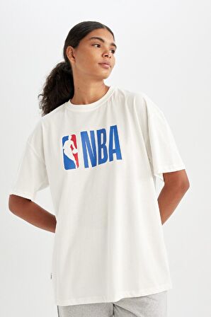 DeFactoFit NBA Wordmark Oversize Geniş Kalıp Bisiklet Yaka Kısa Kollu Tişört T5506AZ24AUWT32