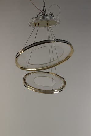 Modern Gümüş Geometrik Çemberli Tasarım 3 Renk Şık Salon Led Sarkıt Avize