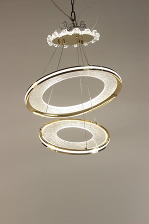 Modern Gümüş Geometrik Çemberli Tasarım 3 Renk Şık Salon Led Sarkıt Avize