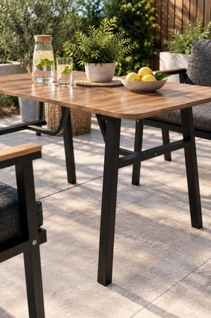 SuloraHome Ahşap Desenli Bahçe Masası ve Metal Ayaklı Dış Mekan Masası