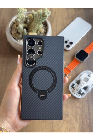 Samsung Galaxy S24 Ultra Uyumlu Karbon Desenli Standlı Ve MagSafe Uyumlu Kılıf SooCase700