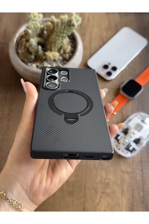 Samsung Galaxy S24 Ultra Uyumlu Karbon Desenli Standlı Ve MagSafe Uyumlu Kılıf SooCase700