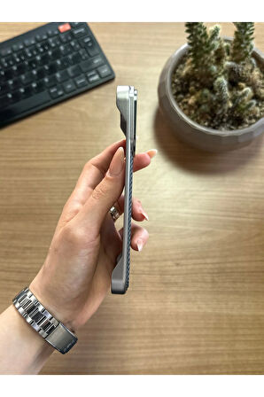 iPhone 15 Pro Standlı karbon Kılıf Soocase624