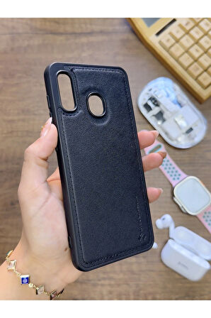 Samsung Galaxy A20 / A30 Uyumlu Premium Deri Dokulu Darbelere Karşı Dayanıklı Nazal Silikon Kılıf