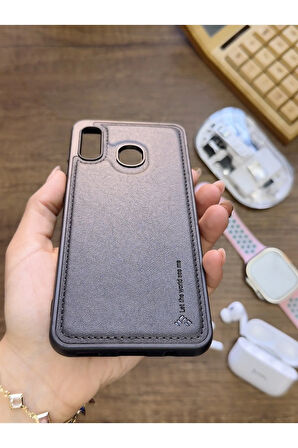 Samsung Galaxy A20 / A30 Uyumlu Premium Deri Dokulu Darbelere Karşı Dayanıklı Nazal Silikon Kılıf