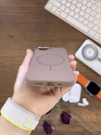 iPhone 16E Uyumlu Premium Lansman Anismanyonlu Kılıf Magsafe Uyumlu Premium Silikon Kılıf