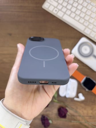 iPhone 16E Uyumlu Premium Lansman Anismanyonlu Kılıf Magsafe Uyumlu Premium Silikon Kılıf