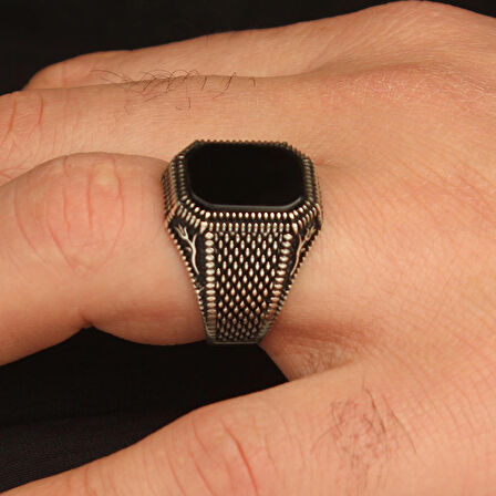 925 AYAR GÜMÜŞ DÖRTGEN ONİKS TAŞLI ERKEK YÜZÜK