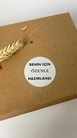 Senin için Özenle Hazırlandı Siyah Yazılı Yuvarlak Yapışkanlı Etiket 5x5 cm 100 adet