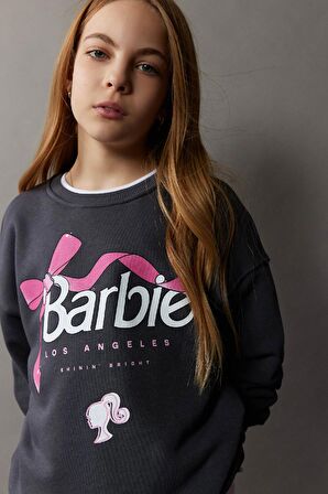 DeFacto Kız Çocuk Barbie Relax Fit Bisiklet Yaka Sweatshirt D8831A825SPAR126