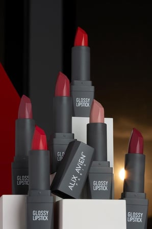 Uzun Süre Kalıcı Yoğun Renk Veren Nemlendirici Parlak Ruj - Glossy Lipstick 304 Nude Apricot