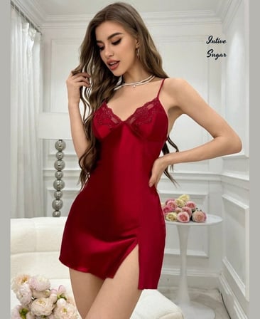 Intive Sugar Bordo Dantelli Saten Mini Etekli Yırtmaçlı Sabahlıklı Takım