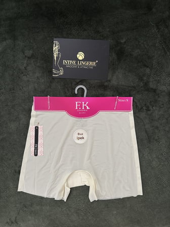 Amelia Premium Buz İpek Ultra Hafif-İnce İz Belli Etmez Dikişsiz İpek Hisli Orta Bel Boxer