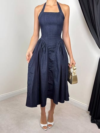 Halter Yaka Sırtı Bağcıklı Denim Midi Elbise - Kloş Etek Kot Elbise