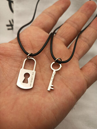 Ortası Delik Asma Kilit ve Anahtar İkili Çift Kolye