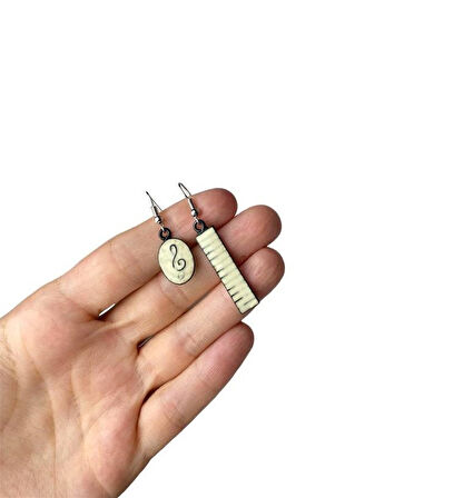 Sol Anahtarı Ve Piyano Klavyesi Küpe