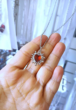 Kırmızı Mineli Kalp Figür Gotik Kadın Kolye - Gümüş Kaplama