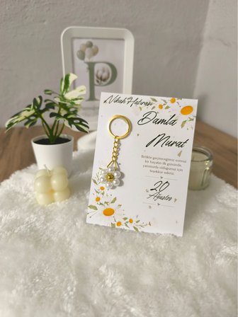 Pamuğum Atelier Kişiye Özel Çiçekli Nikah Hatırası Anahtarlık Misafirleriniz İçin İsim ve Tarih Baskılı Nişan, Nikah, Düğün Hediyeliği (15 Adet)